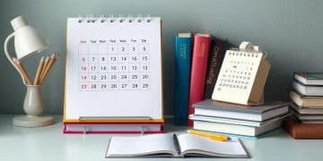 White academic year calendar: plan your schedule effectively
